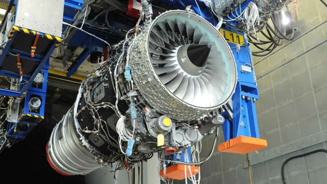 Rolls-Royce Powers Pearl 15 Turbofan on 100% Hydrogen to Full Takeoff Thrust