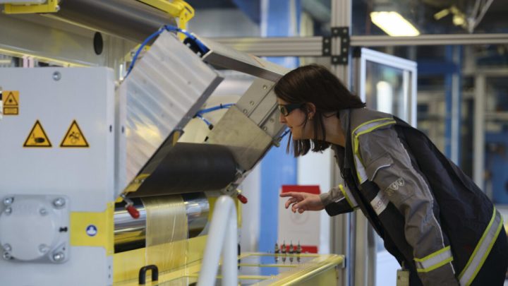 Evonik Boosts Green Hydrogen Production with New Industrial DURAION AEM Membrane Line