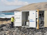 Hychor Ltd, a University of Aberdeen spin-out, is commercialising HySET, a direct seawater electrolysis system that produces green hydrogen without desalination. Supported by Scottish innovation programmes and targeted at coastal, off-grid sites, it aims to deliver modular 3–5 kg/day units.